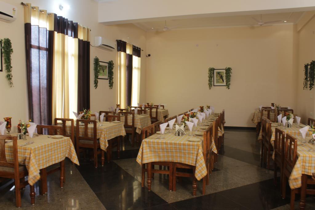 Geetanjali Hotel & Motel Bharatpur Eksteriør billede